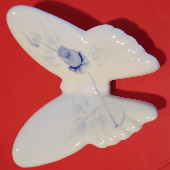 Pair of butterfly figures 🦋 - Picture 2 of 7